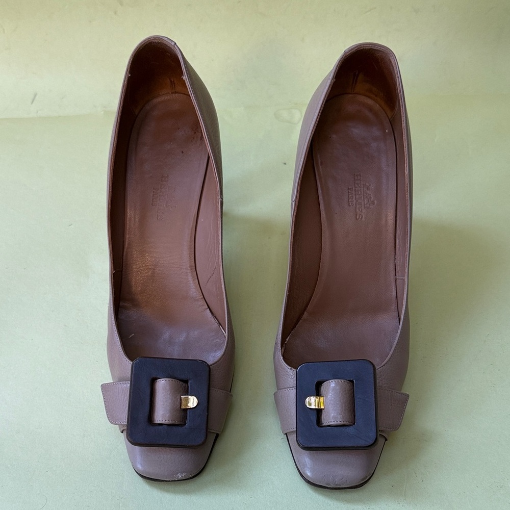 Vintage Hermes Taupe Leather Heels with Wooden Buckle in Front